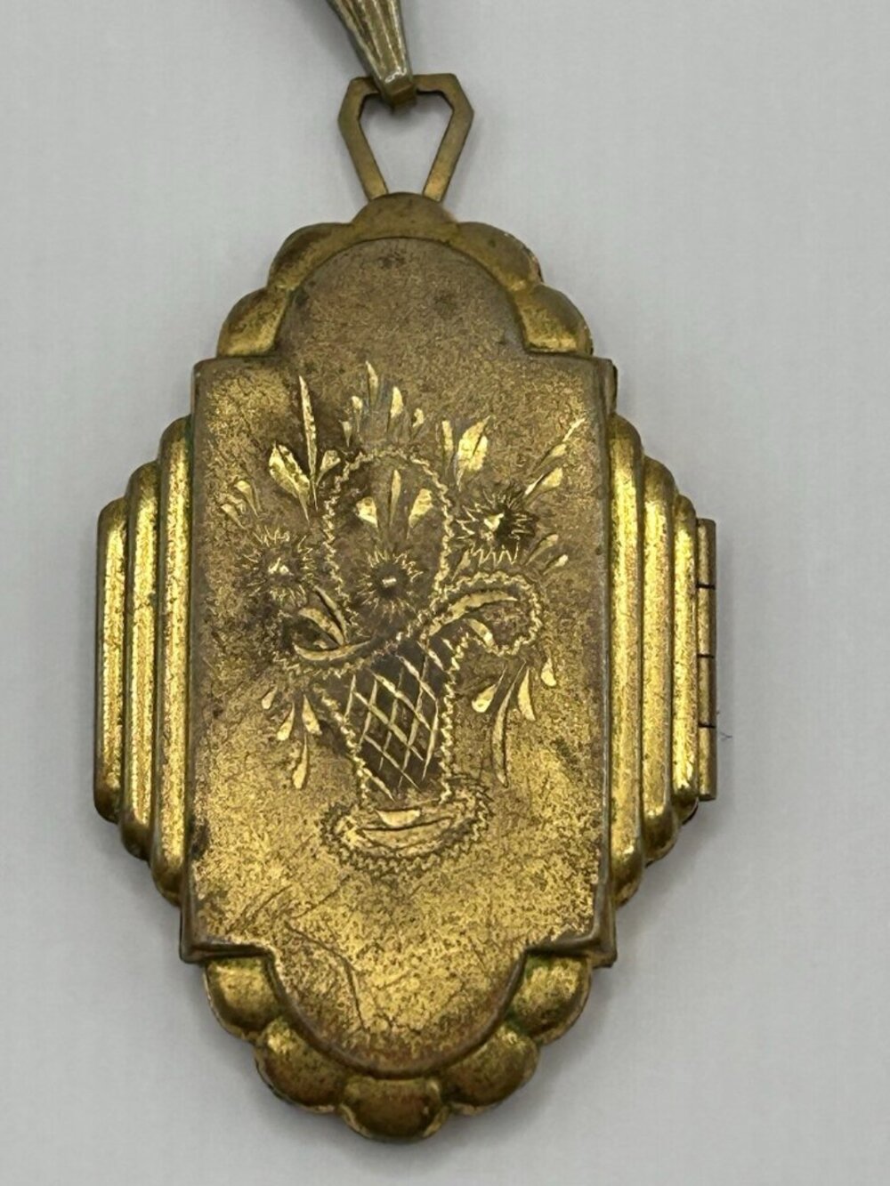 Antique Locket Cottagecore Art Deco Basket Flowers Gold Tone Large Pendant Love - Picture 2 of 12